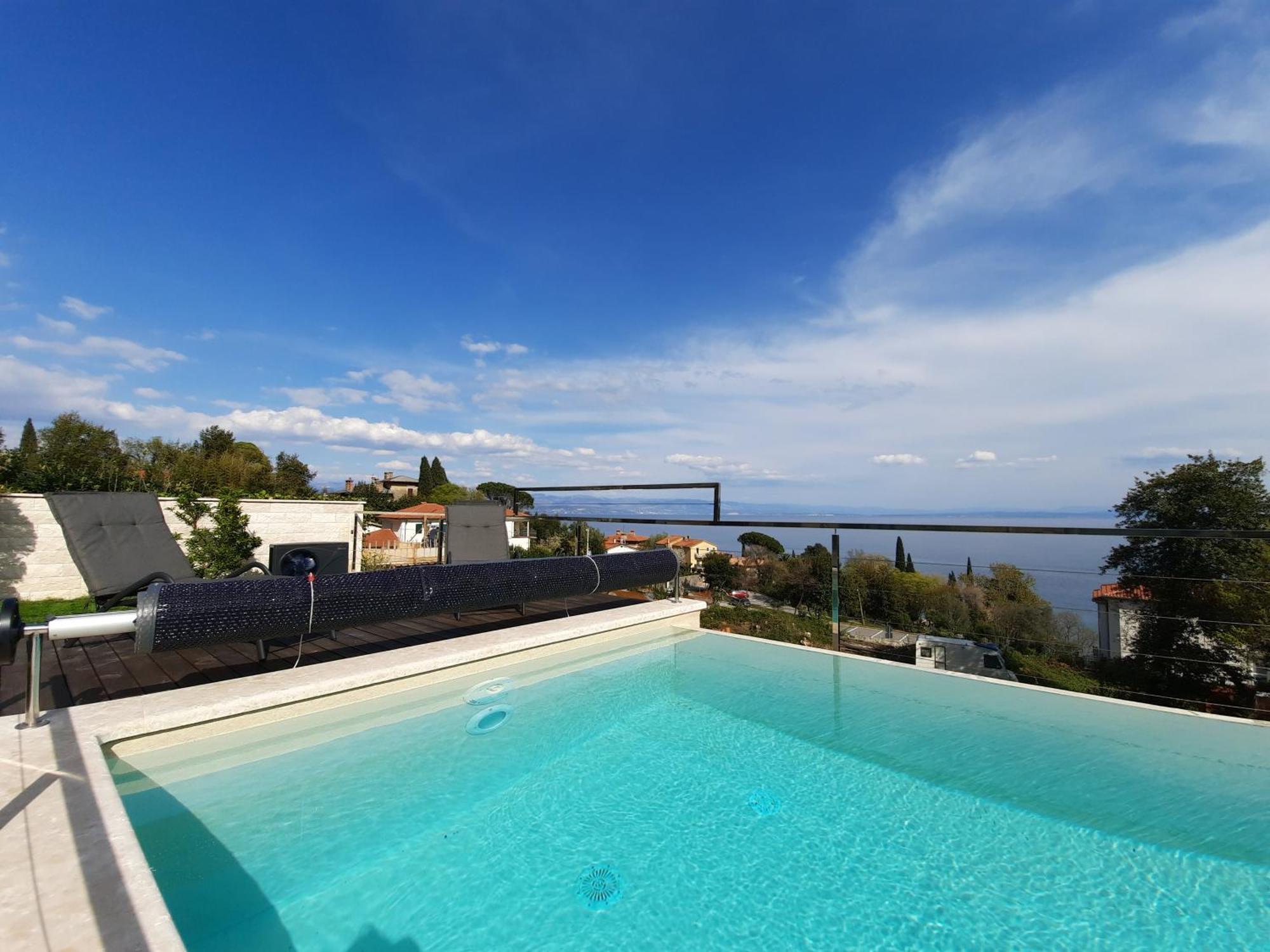 Apartment Pearl Of Kvarner Lovran Bagian luar foto
