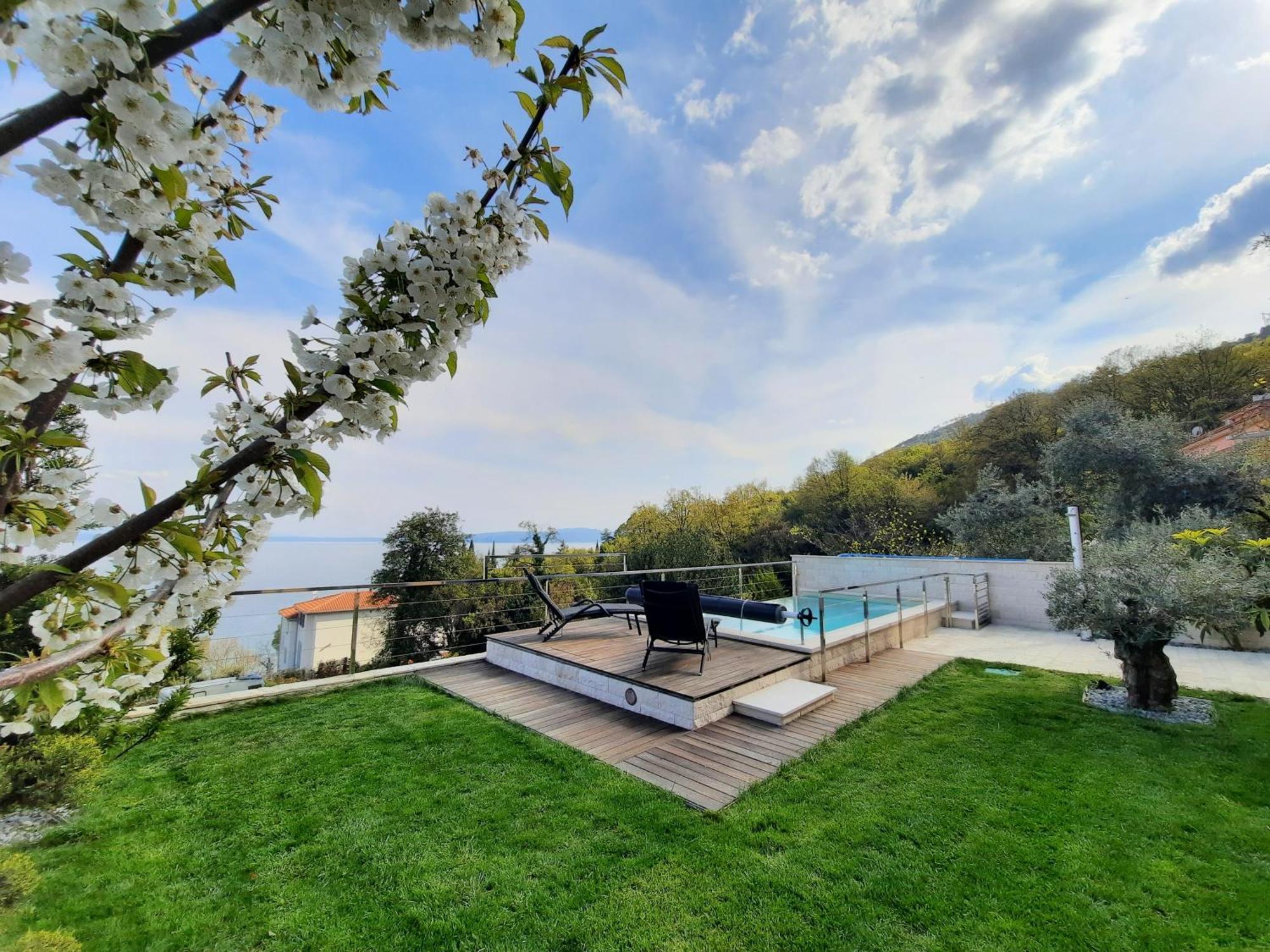Apartment Pearl Of Kvarner Lovran Bagian luar foto