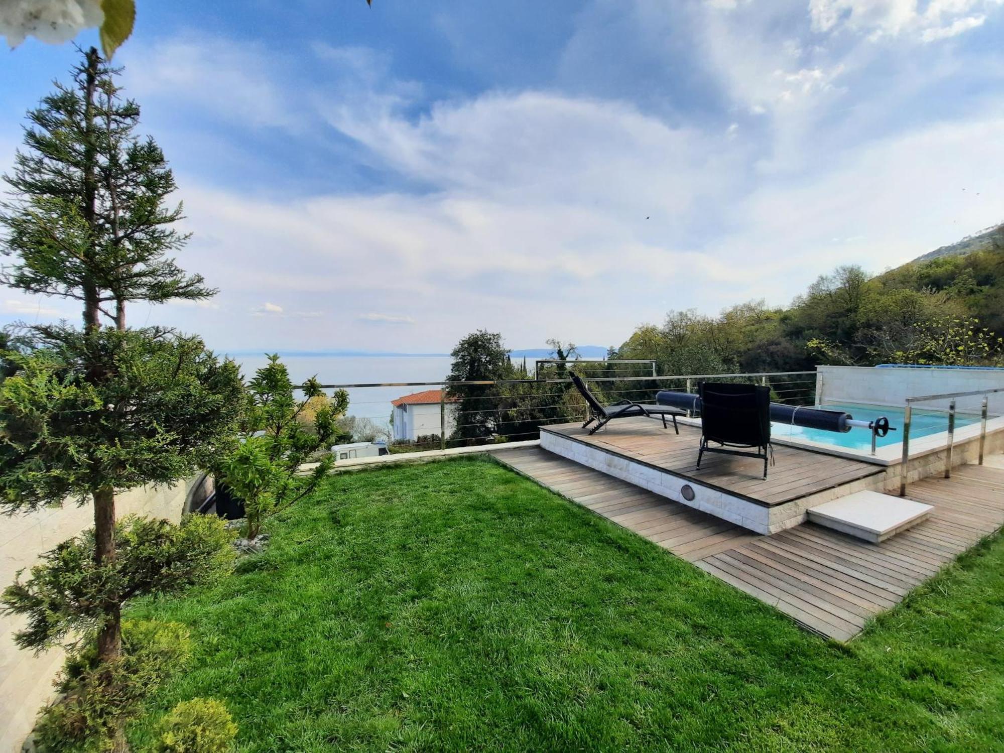 Apartment Pearl Of Kvarner Lovran Bagian luar foto