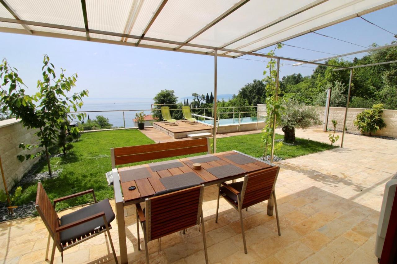 Apartment Pearl Of Kvarner Lovran Bagian luar foto